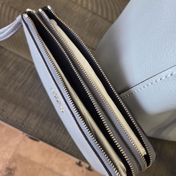 Coach Tote and Wristlet Wallet Set In Blue Mist - Picture 12 of 13